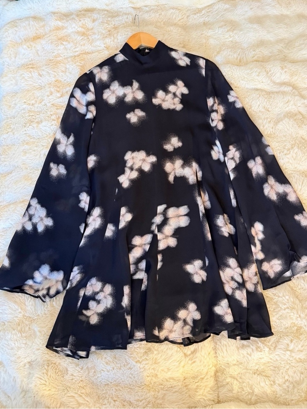 Reformation Torin Dress In Ones, NWOT, NEVER WORN, NO FLAWS. - Picture 5 of 5